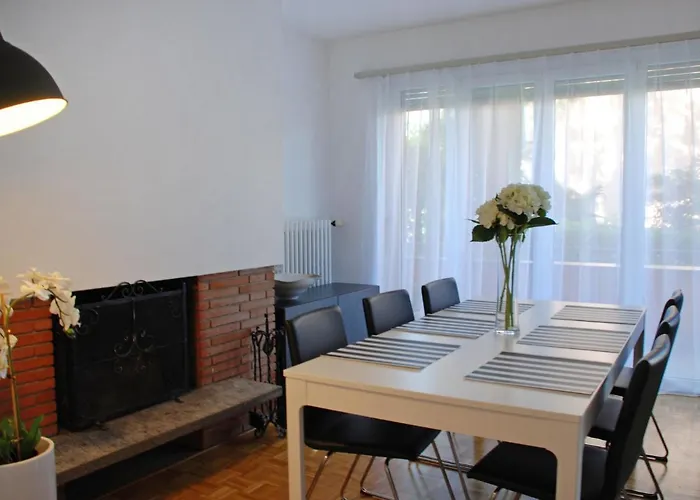 Large Suite-20 By Interhome דירה *