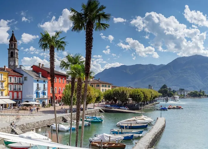 Large Suite-20 By Interhome דירה *